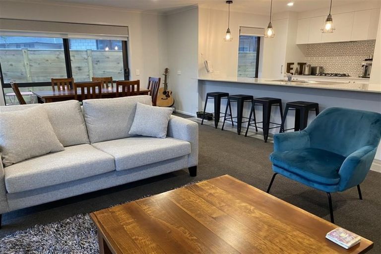 Photo of property in 4 Mooring Close, Whitby, Porirua, 5024