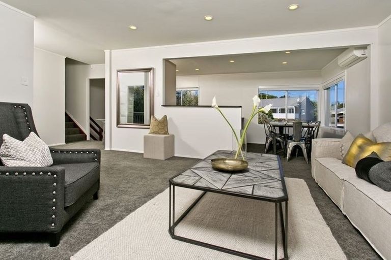 Photo of property in 58 Carlisle Road, Browns Bay, Auckland, 0630