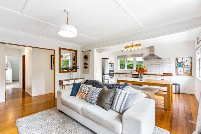 Photo of property in 39 Rawhiti Street, Stokes Valley, Lower Hutt, 5019