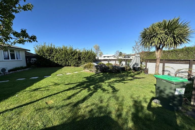 Photo of property in 2 Mcduff Place, Havelock North, 4130
