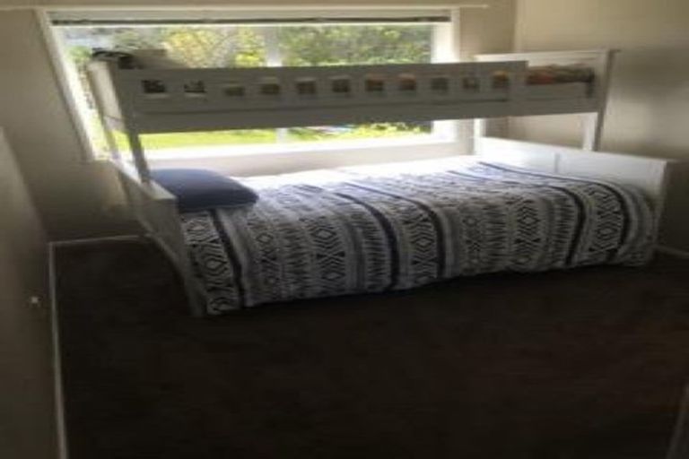 Photo of property in 16 Orton Street, Glenfield, Auckland, 0627