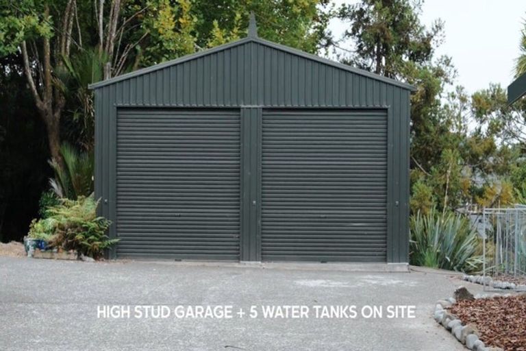 Photo of property in 78 Opanuku Road, Henderson Valley, Auckland, 0612