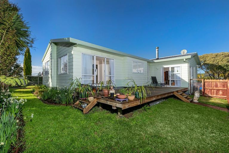 Photo of property in 14 Miriam Corban Heights, Henderson, Auckland, 0612