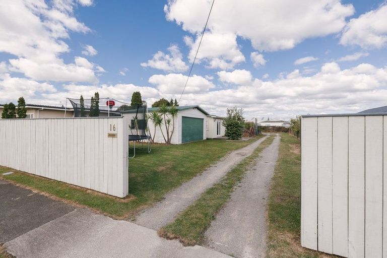 Photo of property in 16 Seaforth Avenue, Milson, Palmerston North, 4414