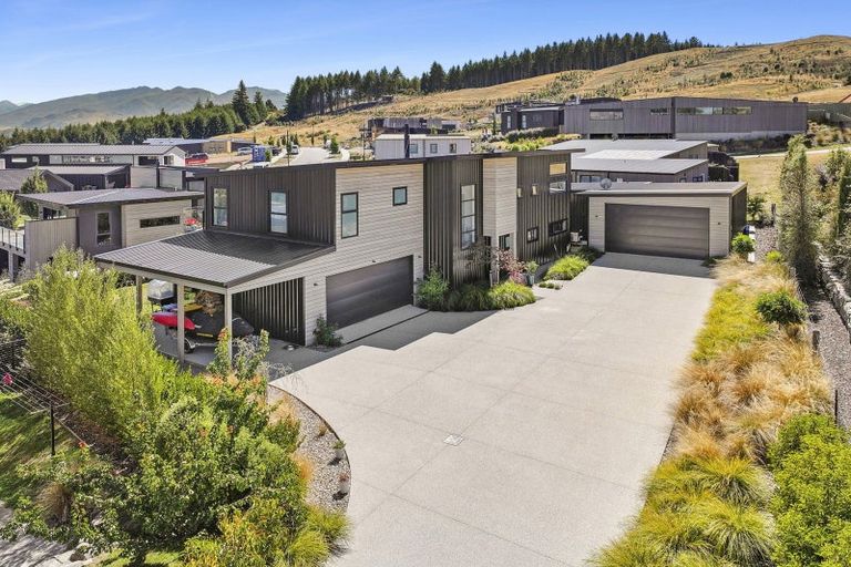 Photo of property in 9 Barclay Place, Wanaka, 9305