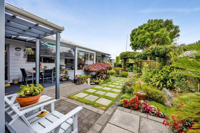 Photo of property in 6 Argyle Place, Highlands Park, New Plymouth, 4312