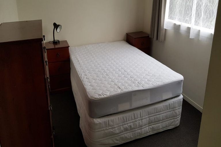 Photo of property in 8b Schnapper Rock Road, Schnapper Rock, Auckland, 0632