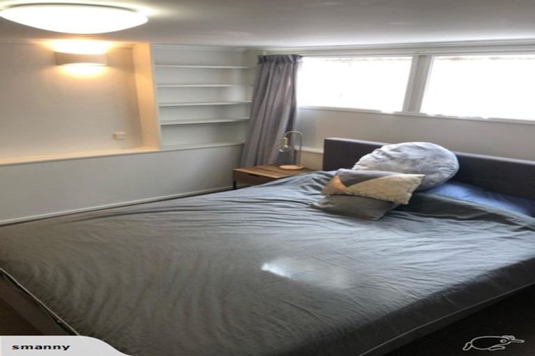 Photo of property in 10 Sylvan Crescent, Te Atatu South, Auckland, 0610