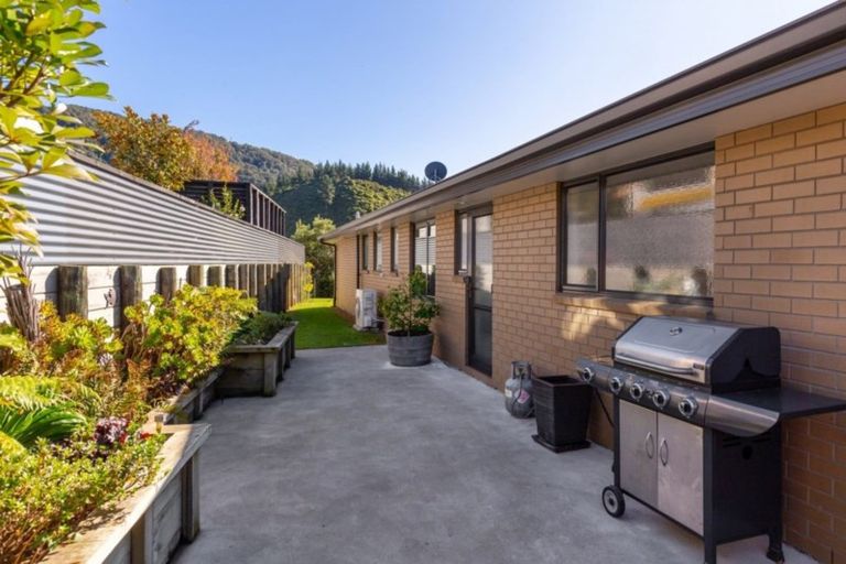 Photo of property in 30 Harbour View Heights, Picton, 7220