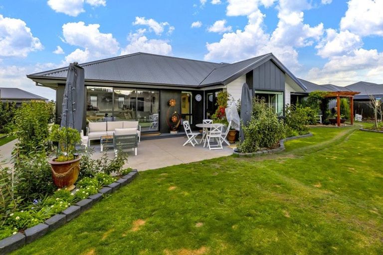 Photo of property in 3 Cox Lane, Amberley, 7410