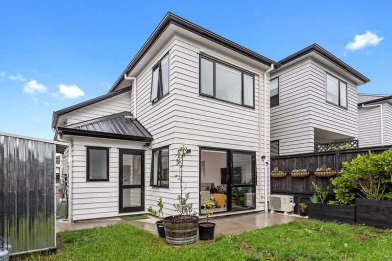 Photo of property in 28 Kearns Drive, Hobsonville, Auckland, 0616