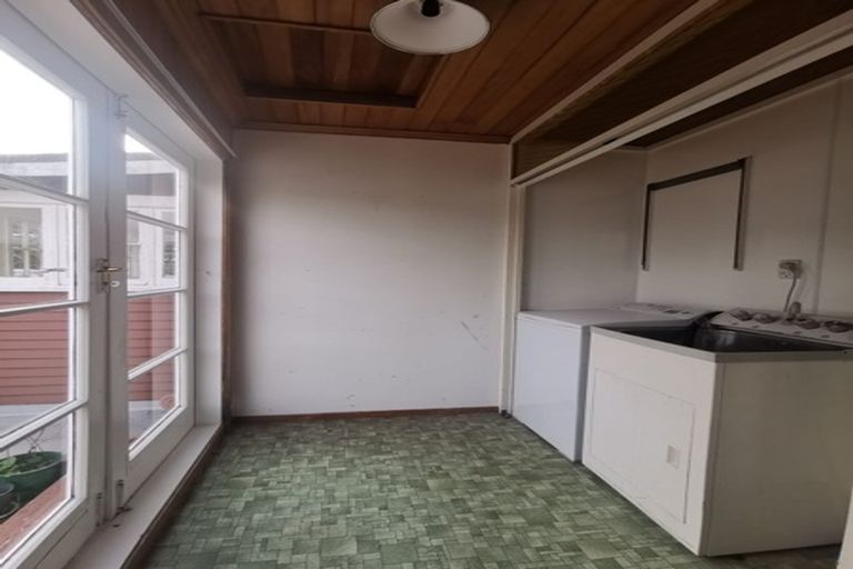 Photo of property in 79 Parkvale Road, Karori, Wellington, 6012