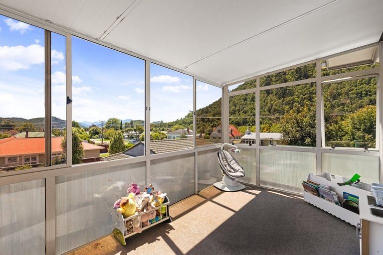 Photo of property in 73 Devon Street, Picton, 7220