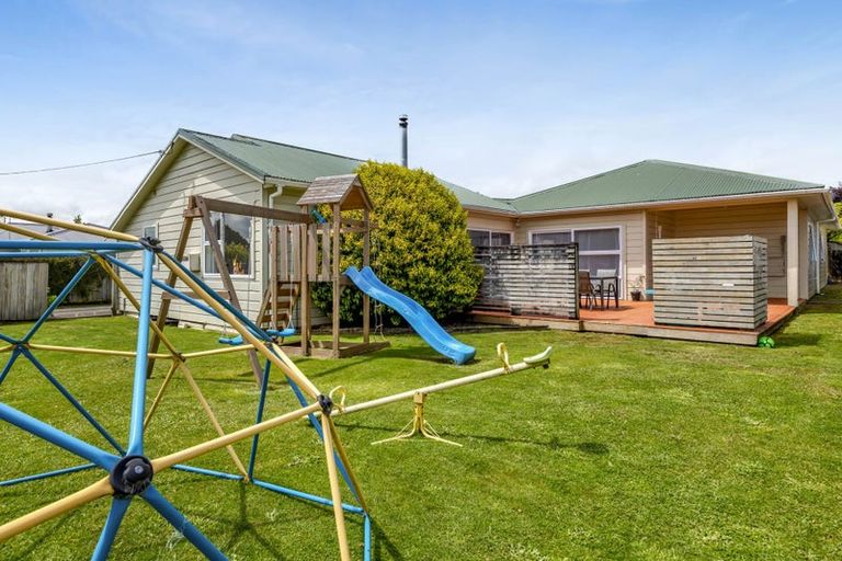 Photo of property in 1 Brookes Street, Inglewood, 4330