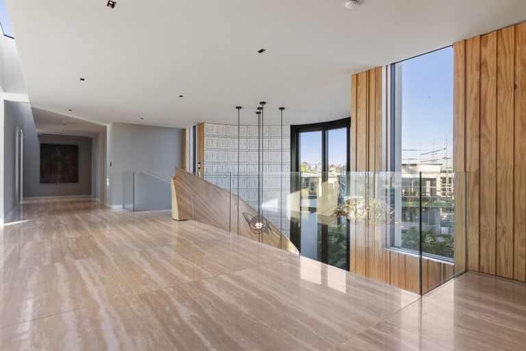 Photo of property in 92 Paritai Drive, Orakei, Auckland, 1071