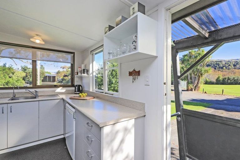 Photo of property in 30 Gillies Crescent, Waimarama, 4294