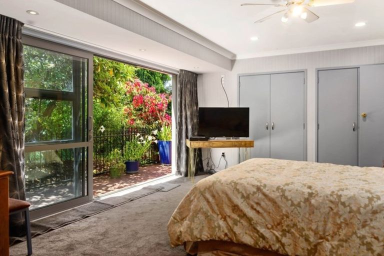 Photo of property in 21 Grand Vue Road, Kawaha Point, Rotorua, 3010