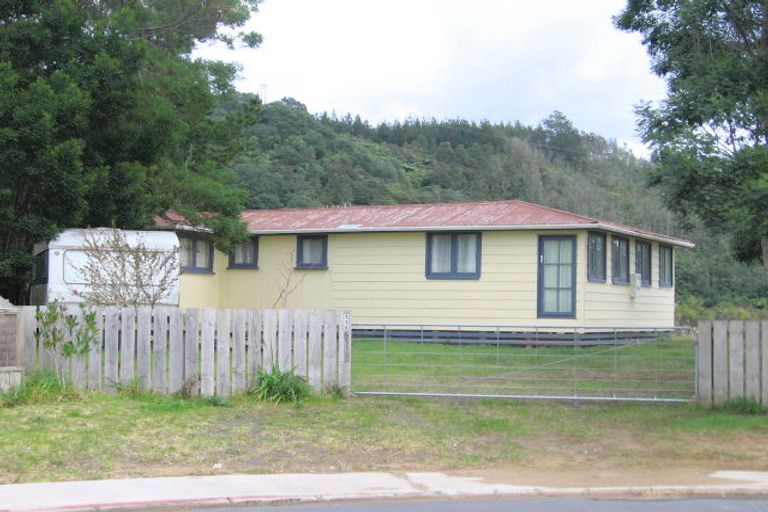 Photo of property in 119 Hampton Road, Whangamata, 3620