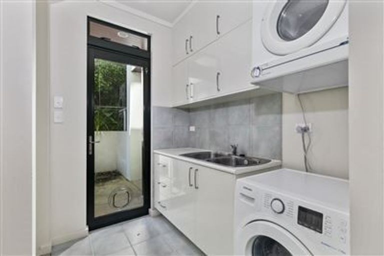Photo of property in 16 Mayall Avenue, Beach Haven, Auckland, 0626