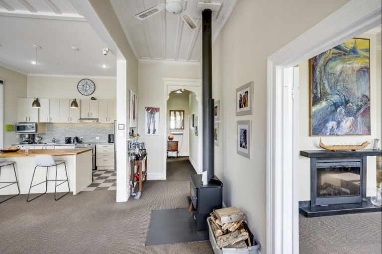 Photo of property in 4 Fitzroy Road, Bluff Hill, Napier, 4110