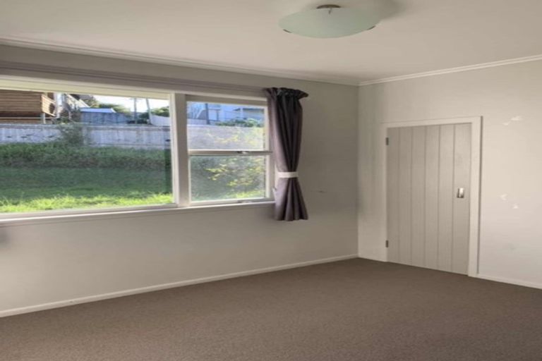 Photo of property in 1/26 Becroft Drive, Forrest Hill, Auckland, 0620