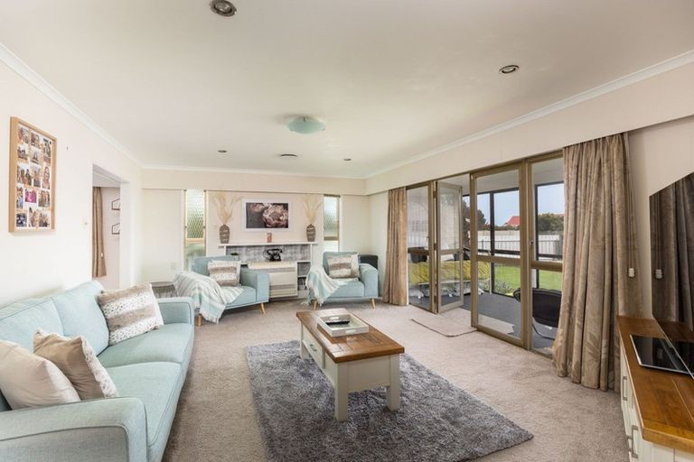 Photo of property in 72 Manu Crescent, Upper Vogeltown, New Plymouth, 4310