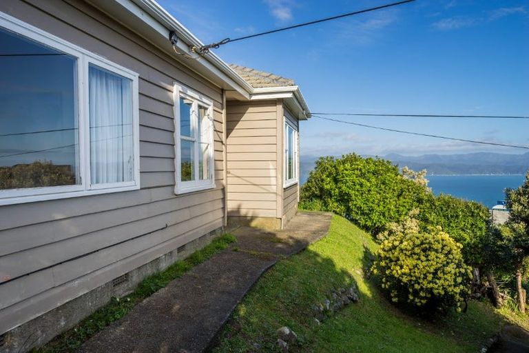 Photo of property in 111 Black Rock Road, Newlands, Wellington, 6037