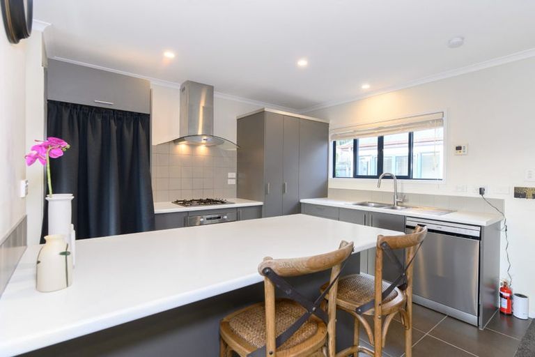 Photo of property in 88 Fields Parade, Oteha, Auckland, 0632