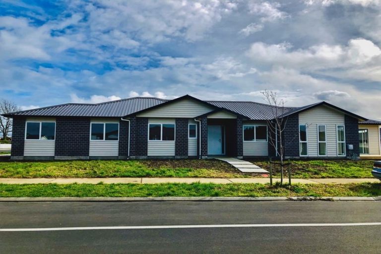 Photo of property in 11 Raymond Grace Avenue, Huapai, Kumeu, 0810