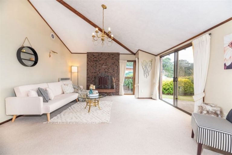 Photo of property in 1/28 Manly Esplanade, Browns Bay, Auckland, 0630