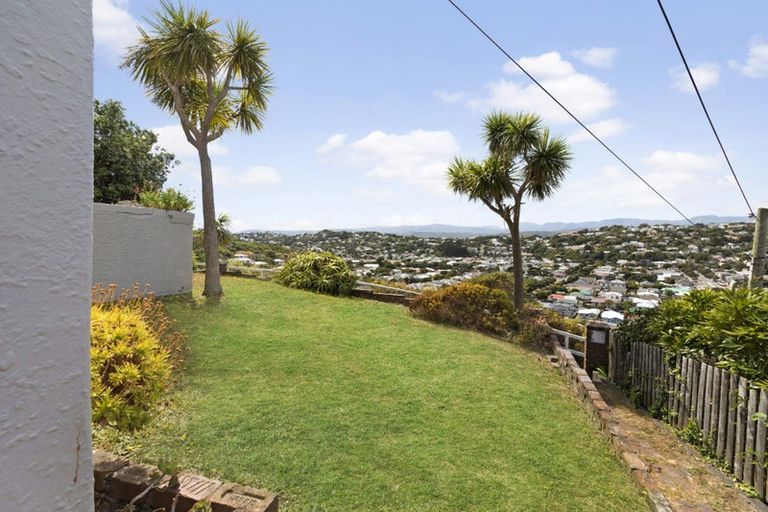 Photo of property in 81 Maupuia Road, Maupuia, Wellington, 6022