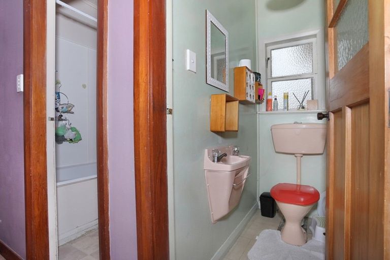 Photo of property in 25 Robert Street, Marton, 4710