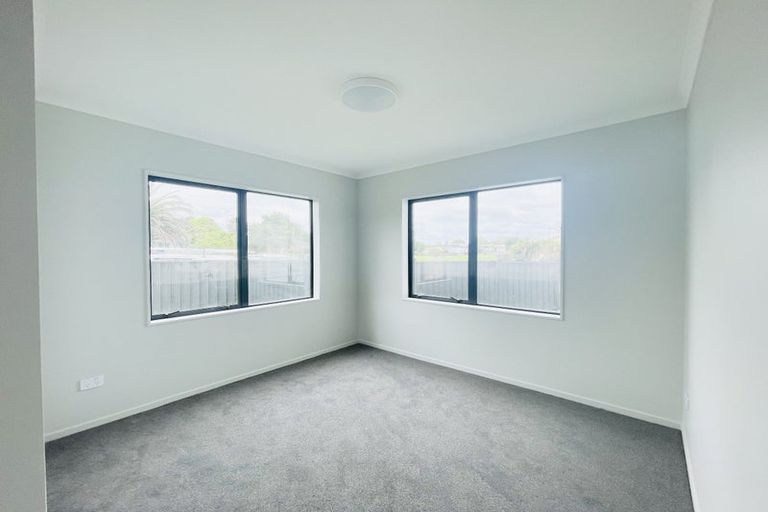 Photo of property in 6a Melleray Place, Randwick Park, Auckland, 2105