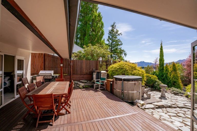 Photo of property in 53 Sargood Drive, Wanaka, 9305