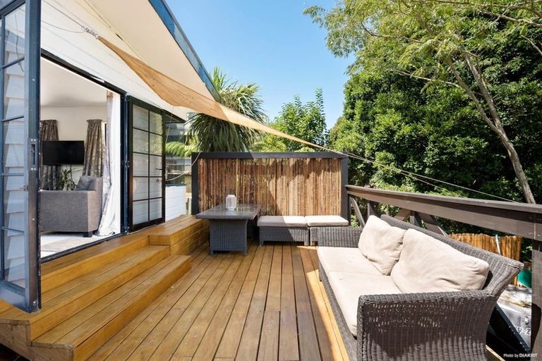 Photo of property in 1/53 Topliss Drive, Northcross, Auckland, 0632