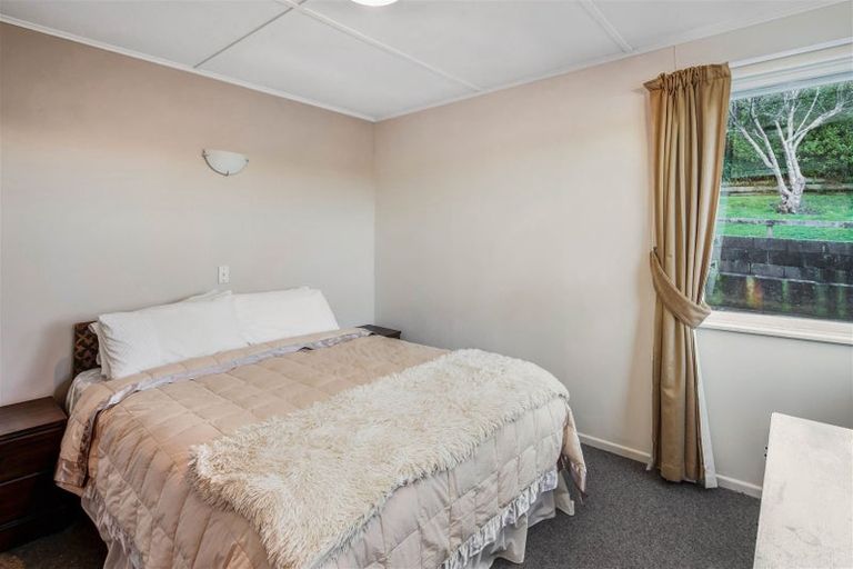 Photo of property in 45 Catherine Crescent, Paparangi, Wellington, 6037
