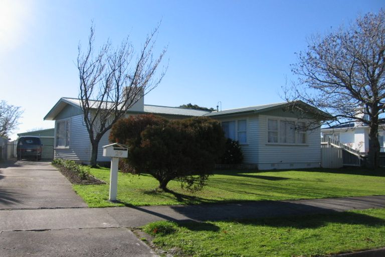 Photo of property in 29 Abraham Crescent, Milson, Palmerston North, 4414
