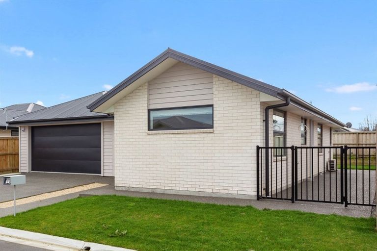 Photo of property in 17 Tutton (pvt) Mews, Rangiora, 7400