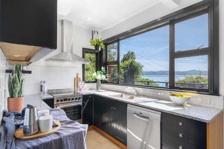 Photo of property in 6 Matai Terrace, Eastbourne, Lower Hutt, 5013