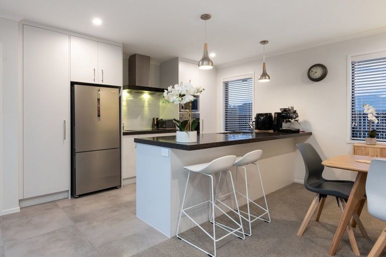 Photo of property in 204 Te Okuroa Drive, Papamoa, 3118