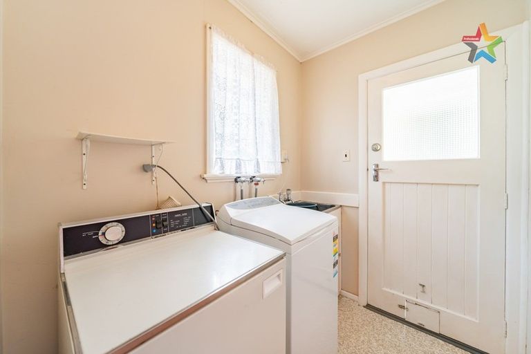 Photo of property in 1 Craig Grove, Elderslea, Upper Hutt, 5018