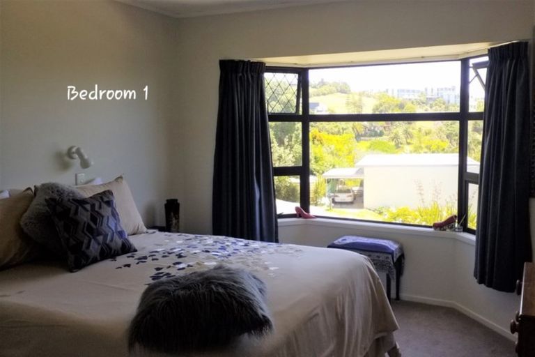 Photo of property in 4 Seaview Road, Cable Bay, 0420