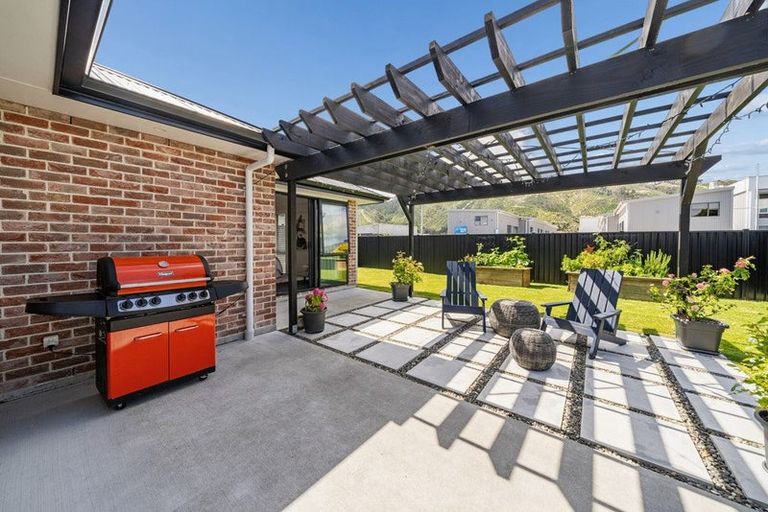 Photo of property in 21 Cynisca Crescent, Wallaceville, Upper Hutt, 5018