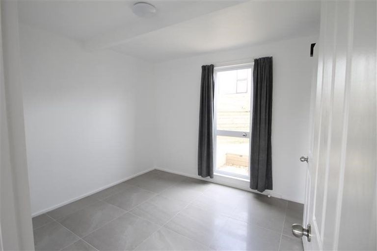 Photo of property in 22 Essex Street, Te Atatu South, Auckland, 0610