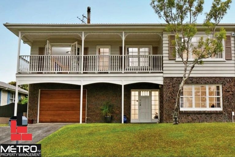 Photo of property in 20 Longbill Place, Glendene, Auckland, 0602