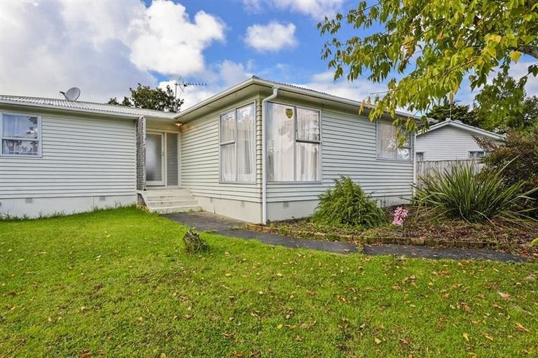 Photo of property in 60 Riverpark Crescent, Henderson, Auckland, 0610