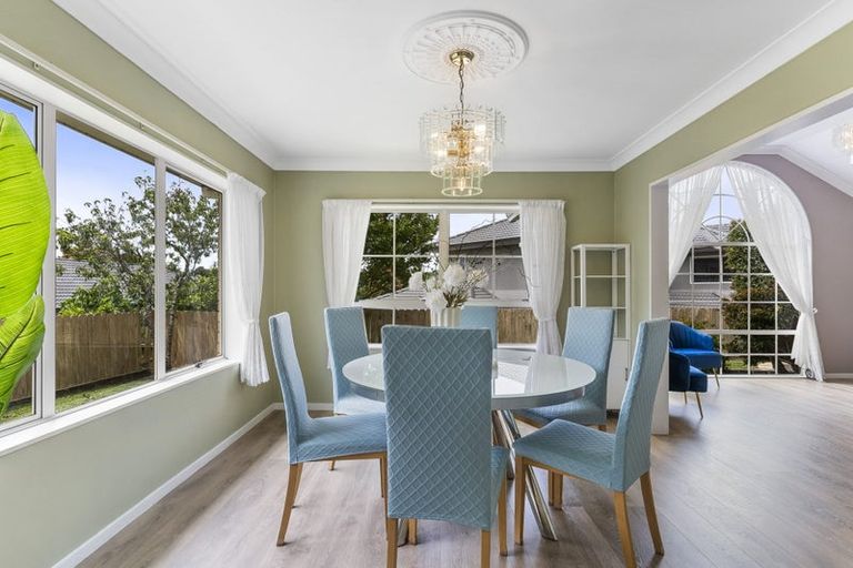 Photo of property in 11 Nathan Close, Somerville, Auckland, 2014