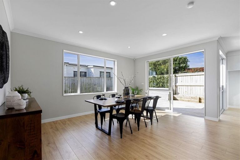 Photo of property in 6 Coote Way, Kumeu, 0810
