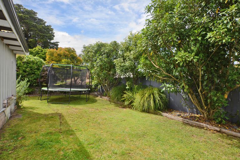Photo of property in 6 Parahaki Street, Regent, Whangarei, 0112