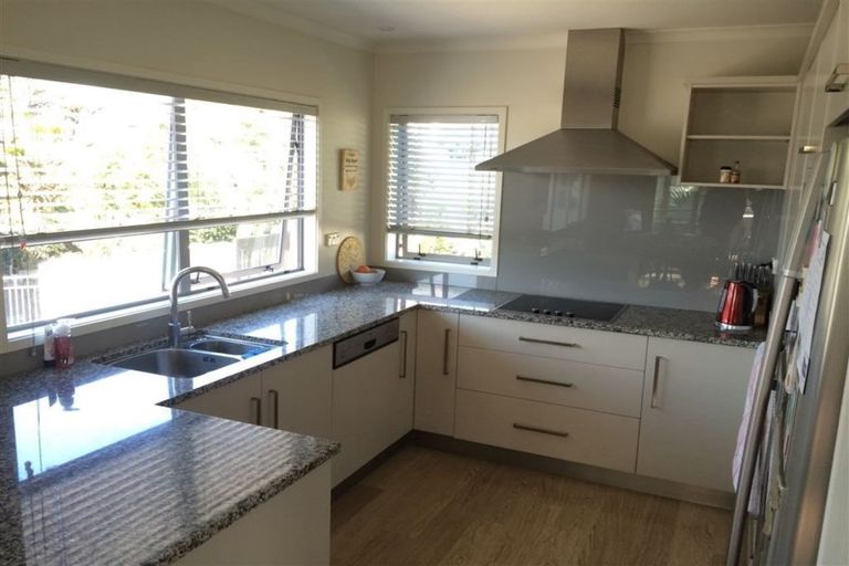 Photo of property in 11 Azores Way, Welcome Bay, Tauranga, 3112